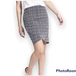 Athleta Kick Back Tulip Hem Knee Length Skirt Small